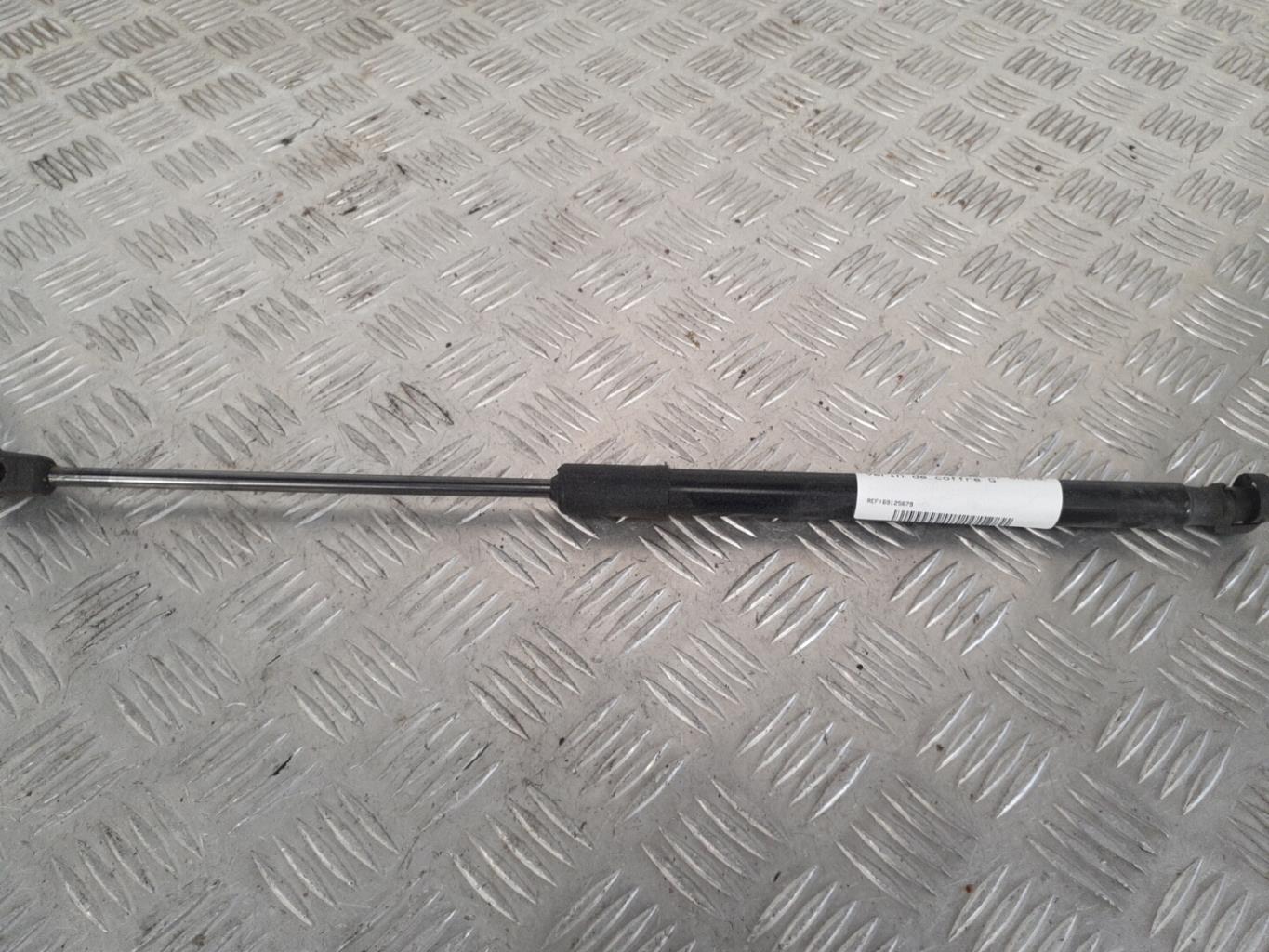 Verin de coffre gauche AUDI A4 4 AVANT PHASE 1 BREAK Essence - 1