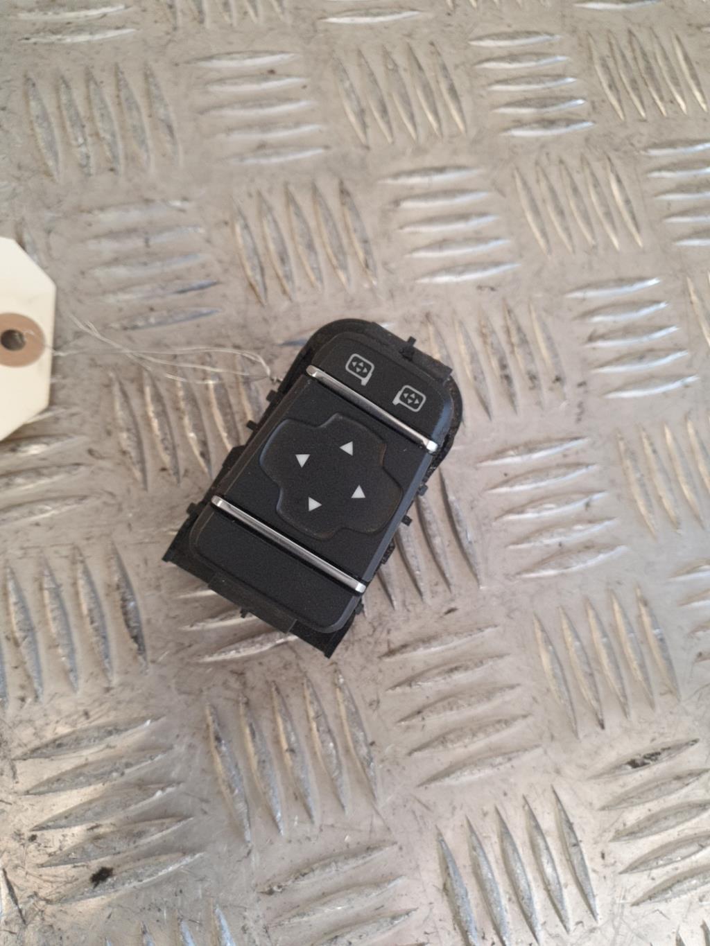 Commande retroviseurs RENAULT CLIO 4 PHASE 2 Diesel - 1