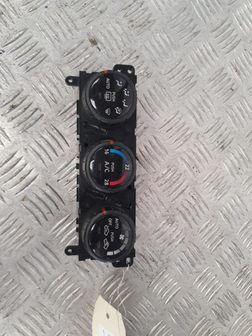 Commande chauffage NISSAN NV200 Diesel - 1