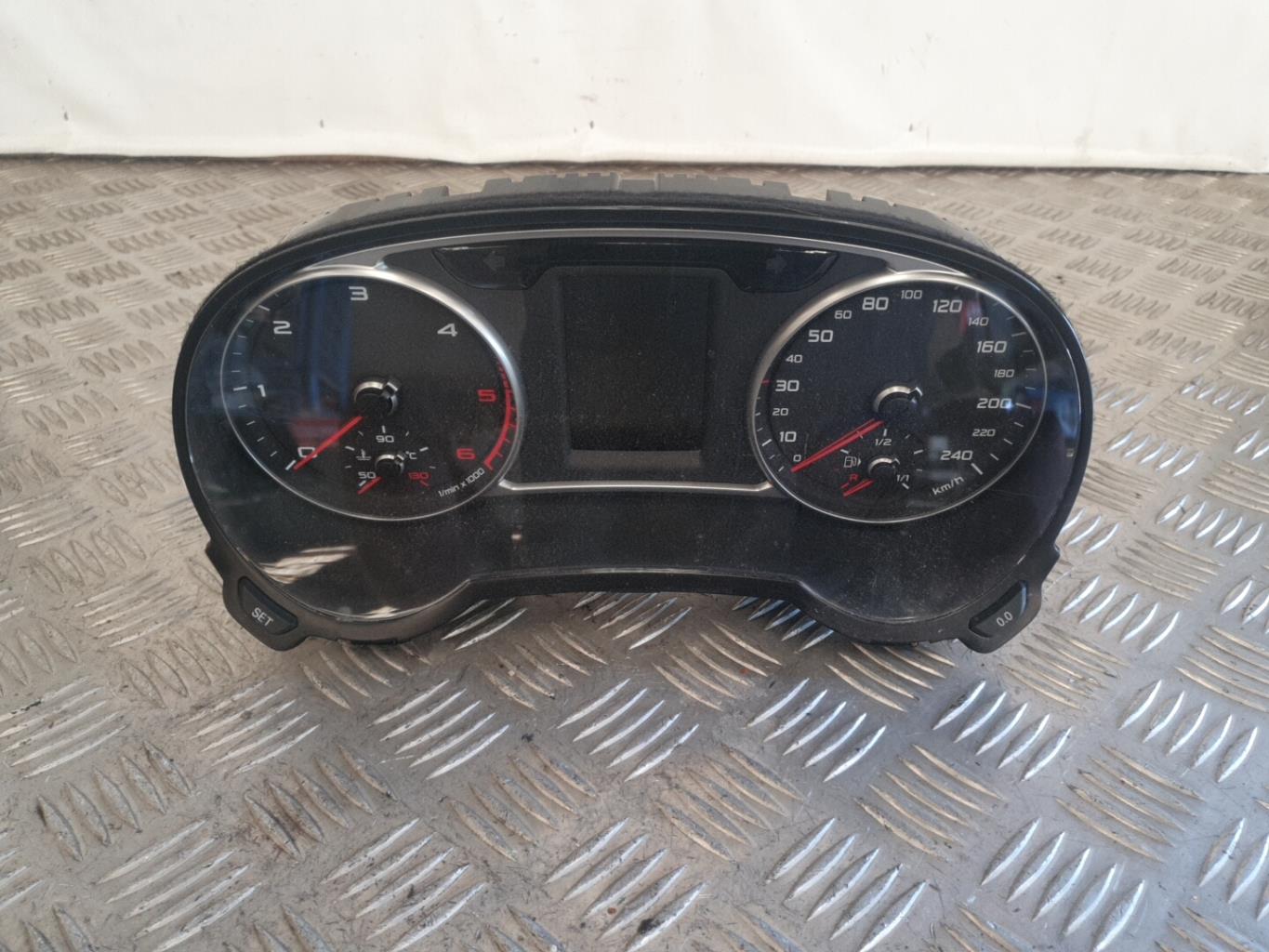 Compteur AUDI A1 1 PHASE 1 Diesel - 1