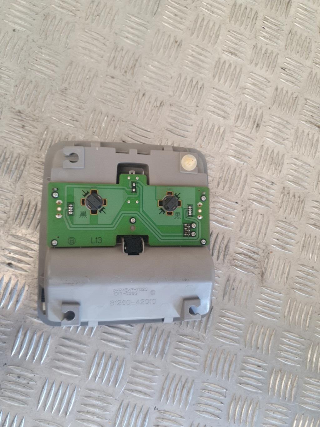 Eclairage de plafonnier TOYOTA RAV4 3 PHASE 1 Diesel - 1