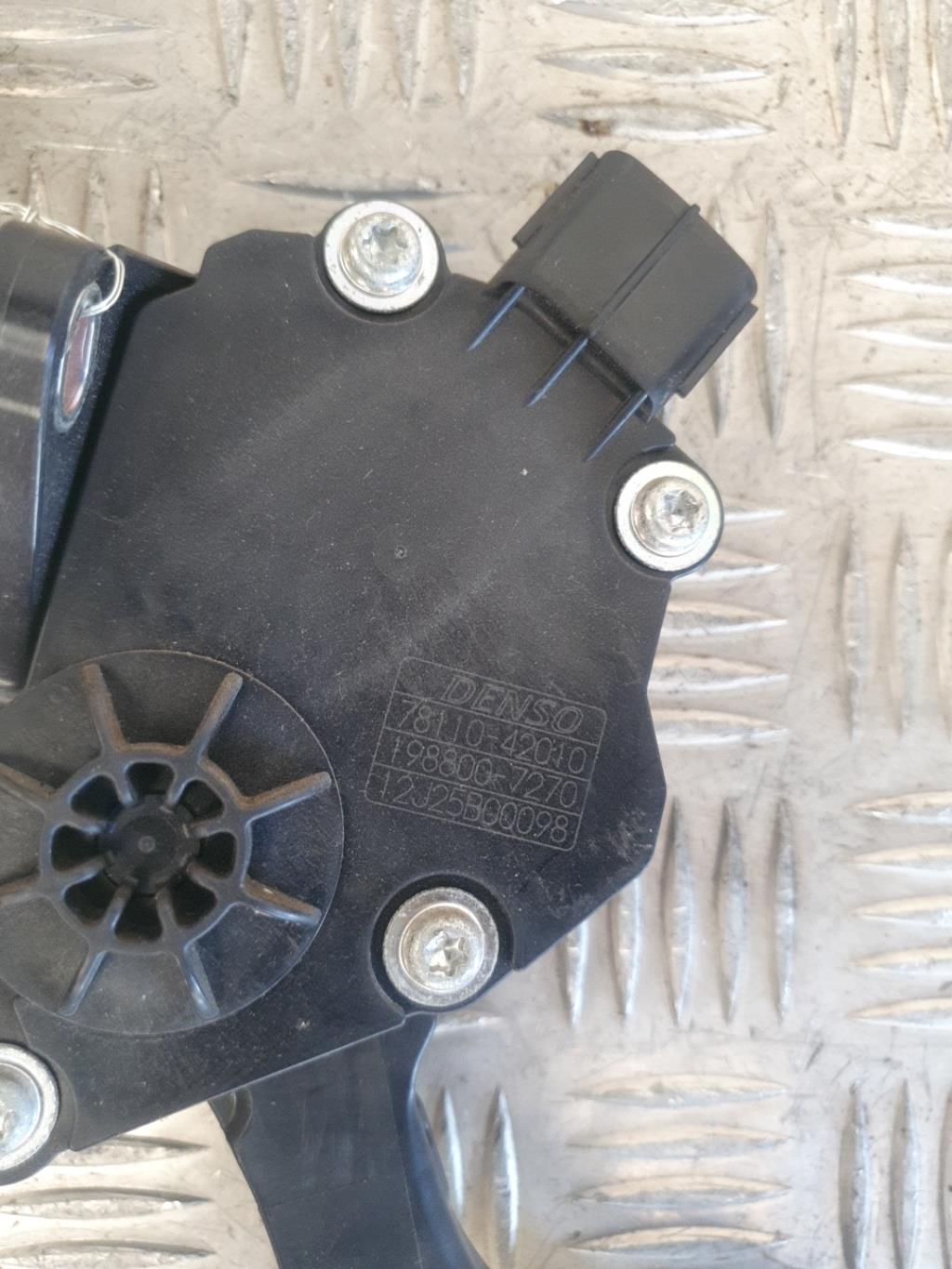 Pedale d'accelerateur TOYOTA RAV4 3 PHASE 1 Diesel - 1
