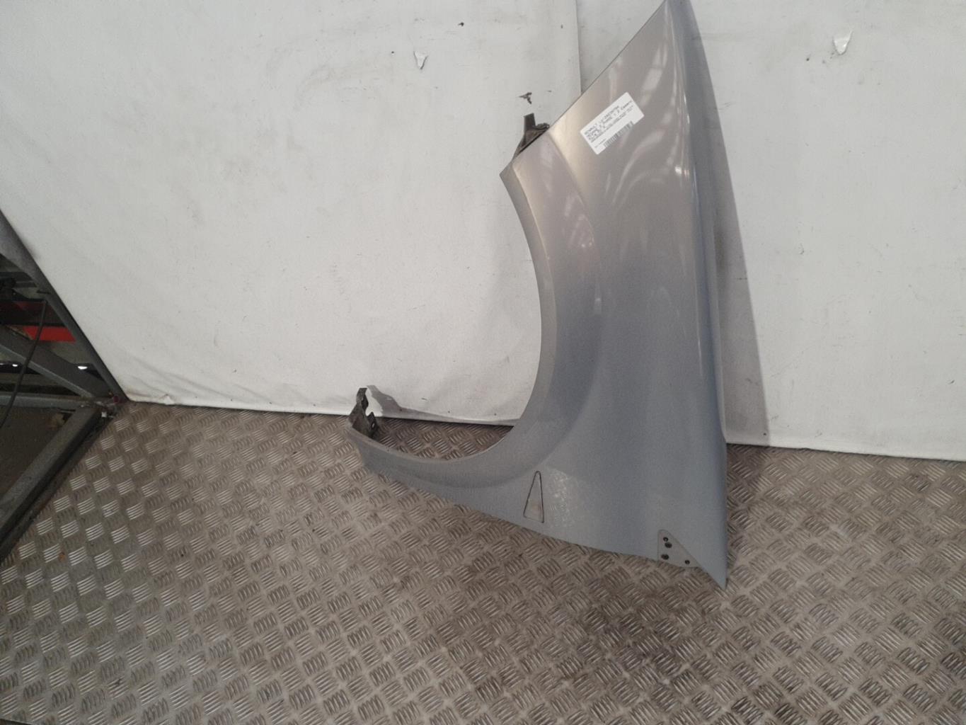 Aile avant gauche RENAULT MEGANE 2 PHASE 1 Essence - 1