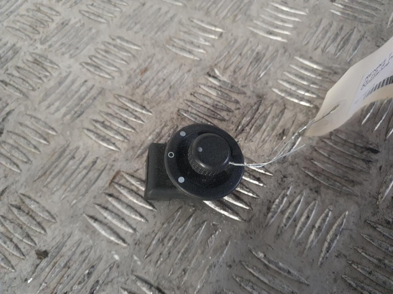 Commande retroviseurs RENAULT CLIO 3 PHASE 2 Diesel - 1