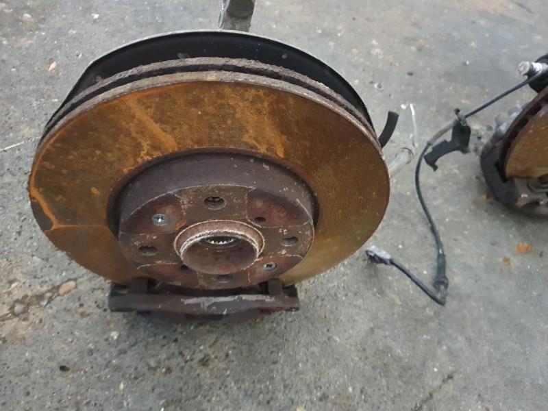 Moyeu avant droit SUZUKI SWIFT 3 Diesel - 1