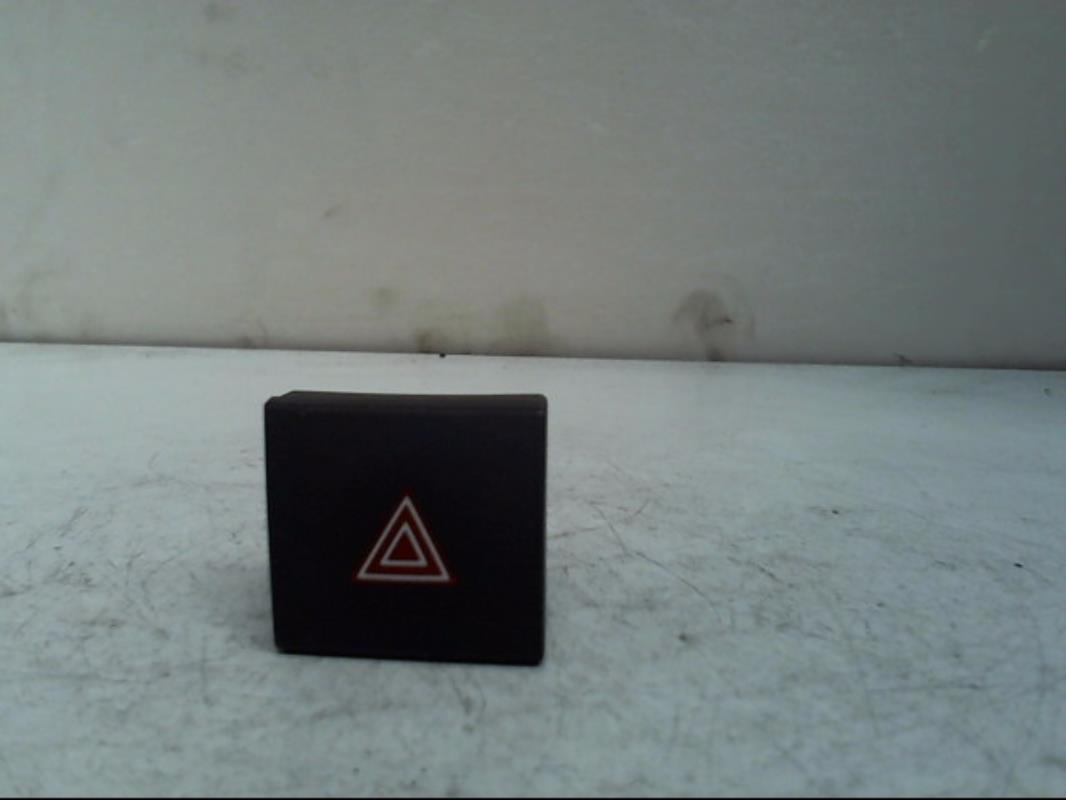 Bouton de warning PEUGEOT 508 1 PHASE 1 Diesel - 1