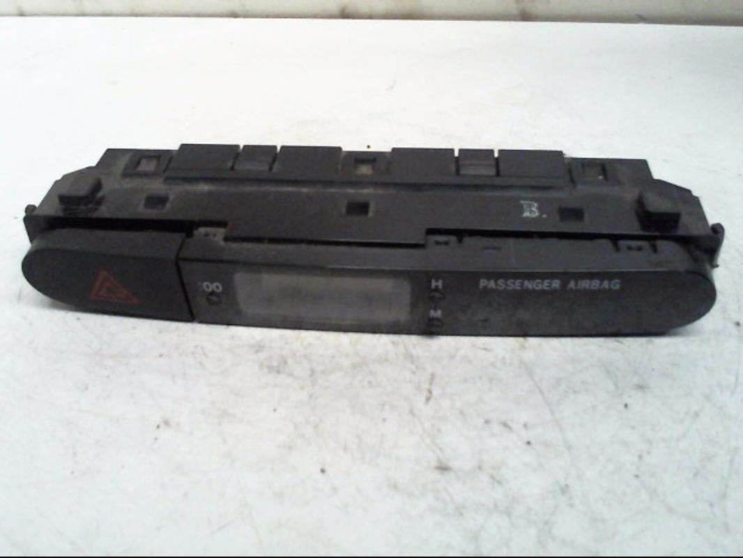 Bouton de warning TOYOTA URBAN CRUISER Diesel - 1