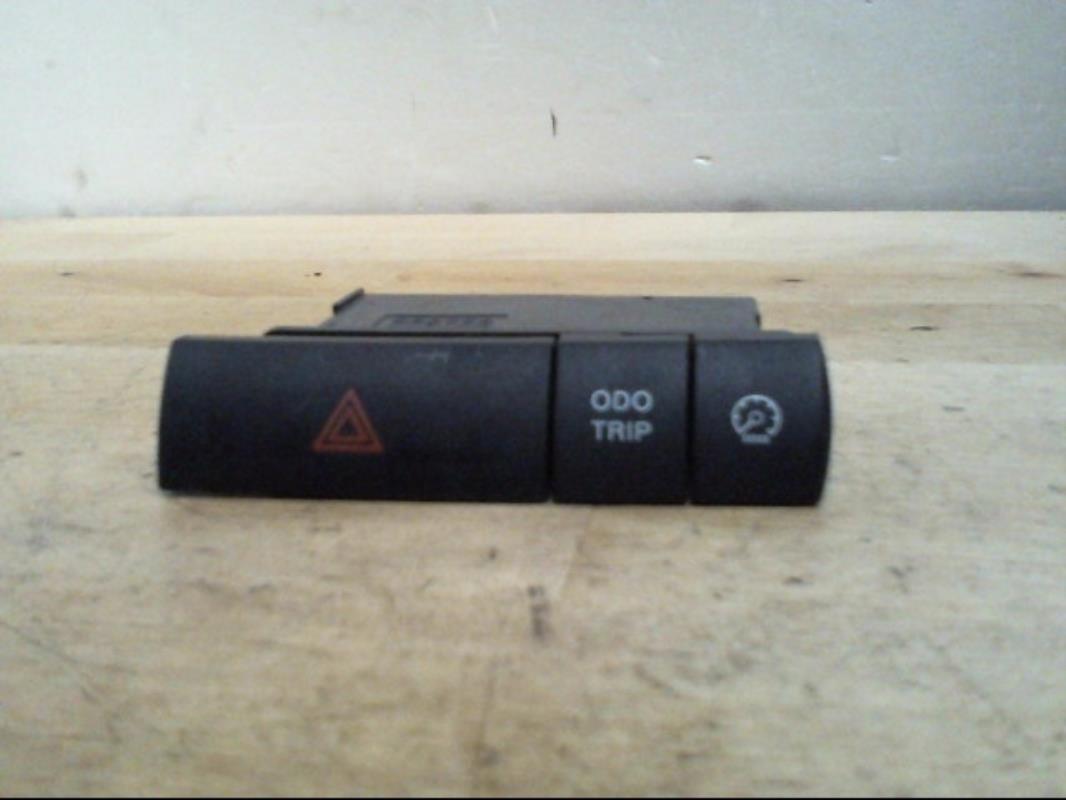 Bouton de warning TOYOTA PRIUS 2 Essence/Hybride - 1