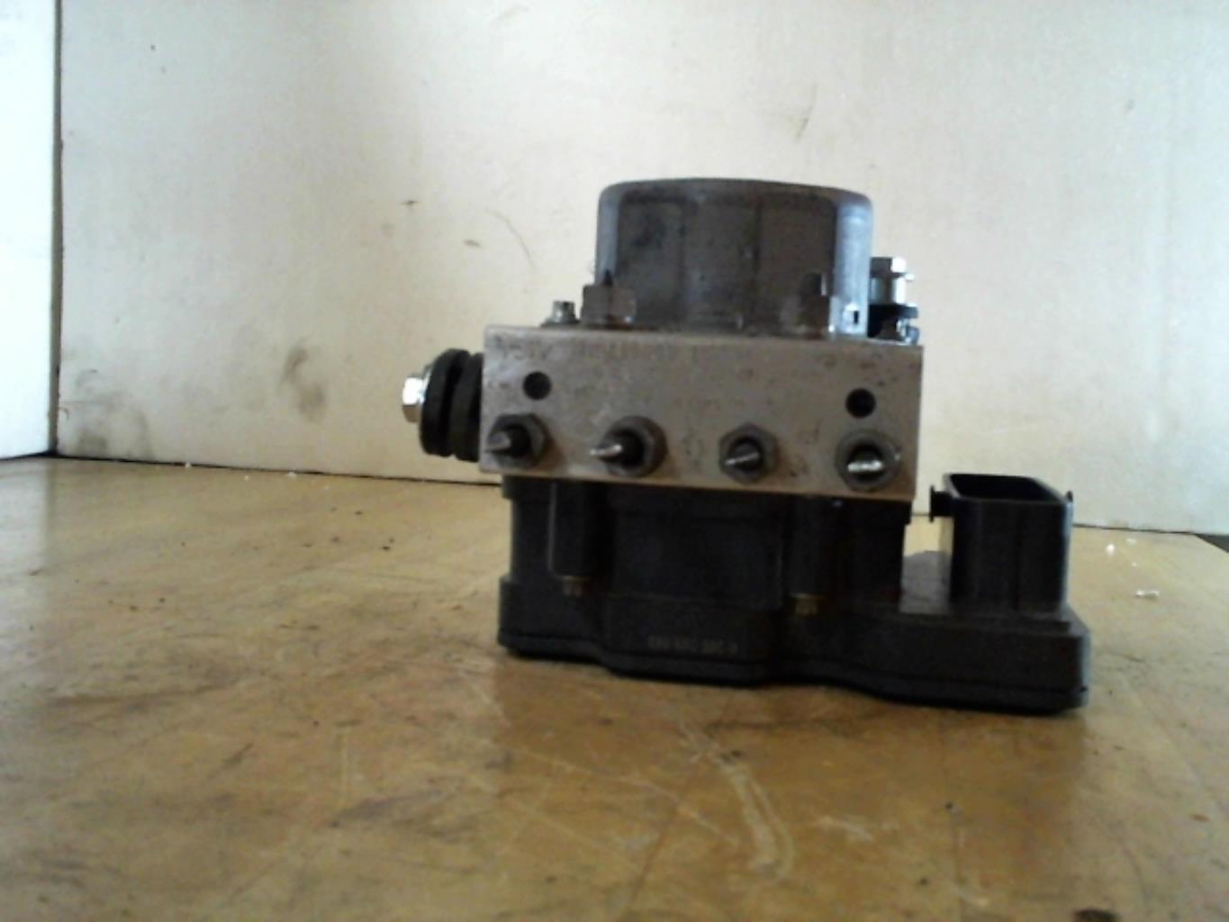 Bloc ABS (freins anti-blocage) RENAULT CLIO 4 PHASE 1 Essence - 1