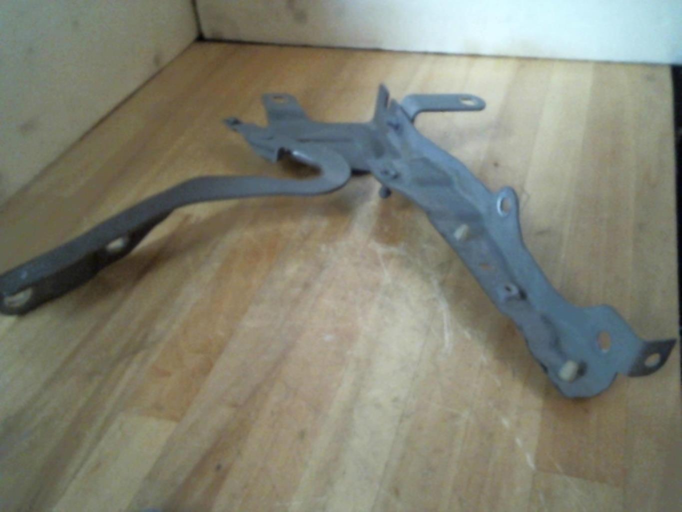 Charniere de capot RENAULT CLIO 4 PHASE 1 Essence - 1