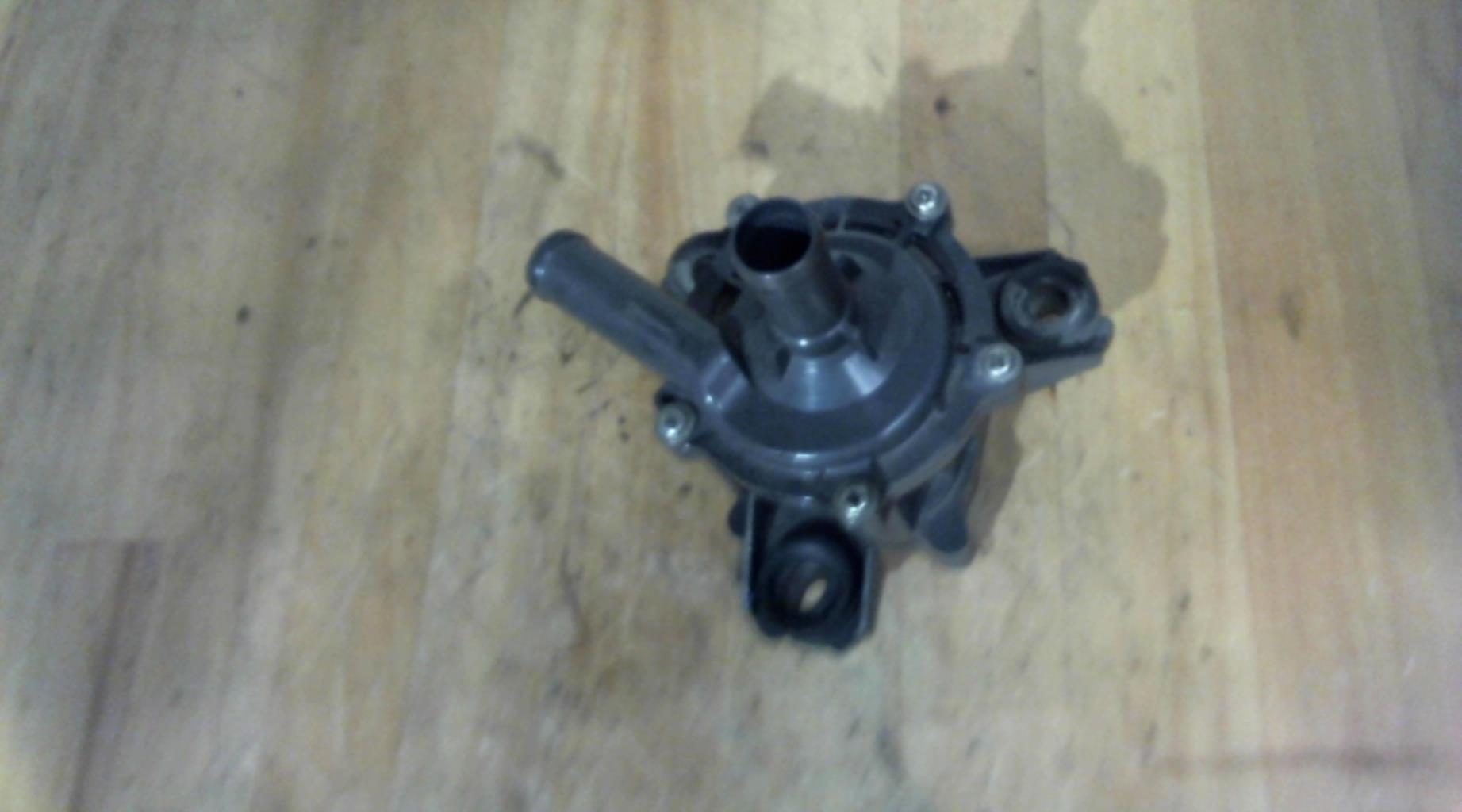 Pompe à eau TOYOTA AURIS 1 PHASE 2 Essence/Hybride - 1