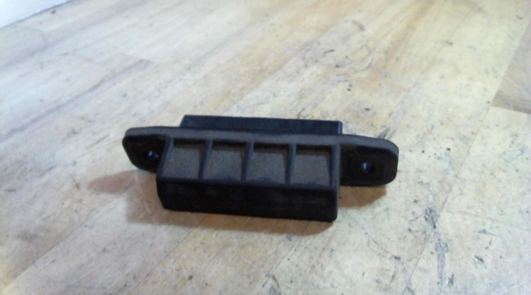 Bouton de coffre TOYOTA PRIUS+ Essence/Hybride - 1