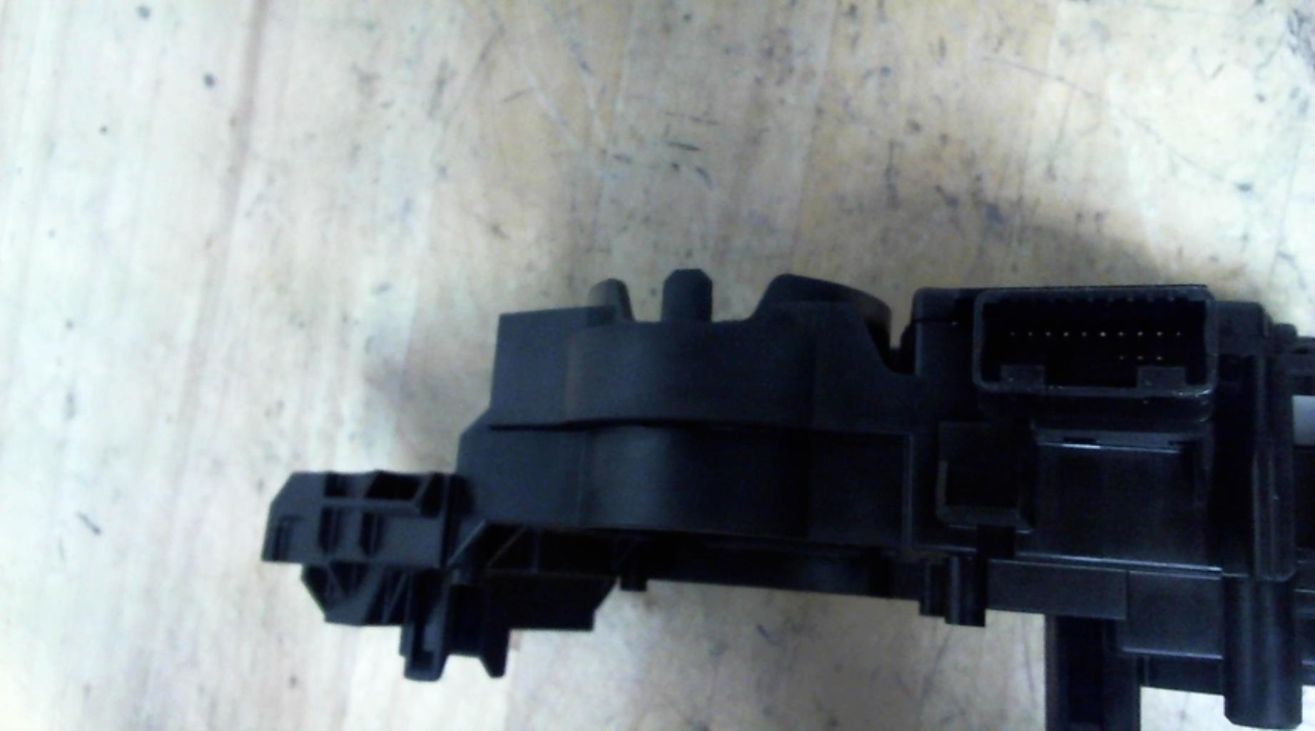 Commodo phare TOYOTA AURIS 2 PHASE 1 Essence/Hybride - 1