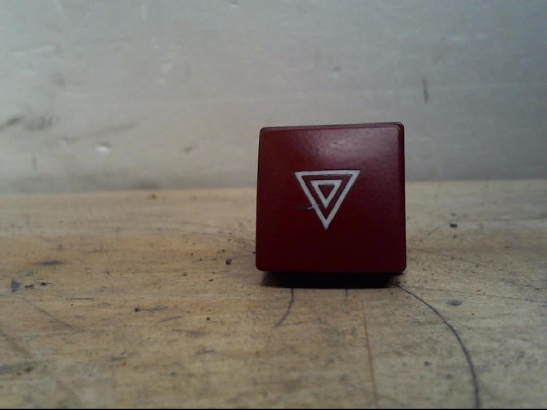 Bouton de warning PEUGEOT 207 PHASE 1 Diesel - 1