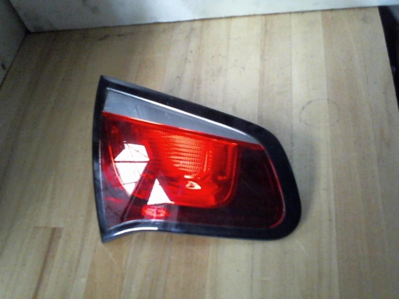 Feu arriere secondaire gauche (feux) CITROEN C3 2 PHASE 2 Diesel - 1