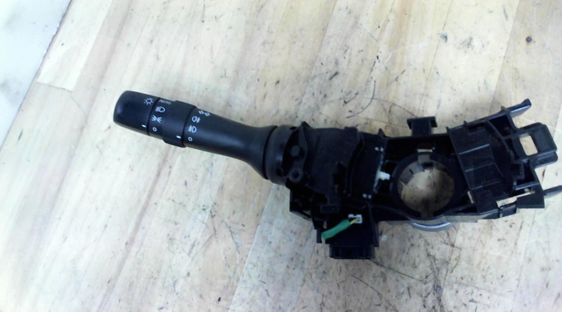 Commodo phare TOYOTA YARIS 3 PHASE 1 Essence/Hybride - 1