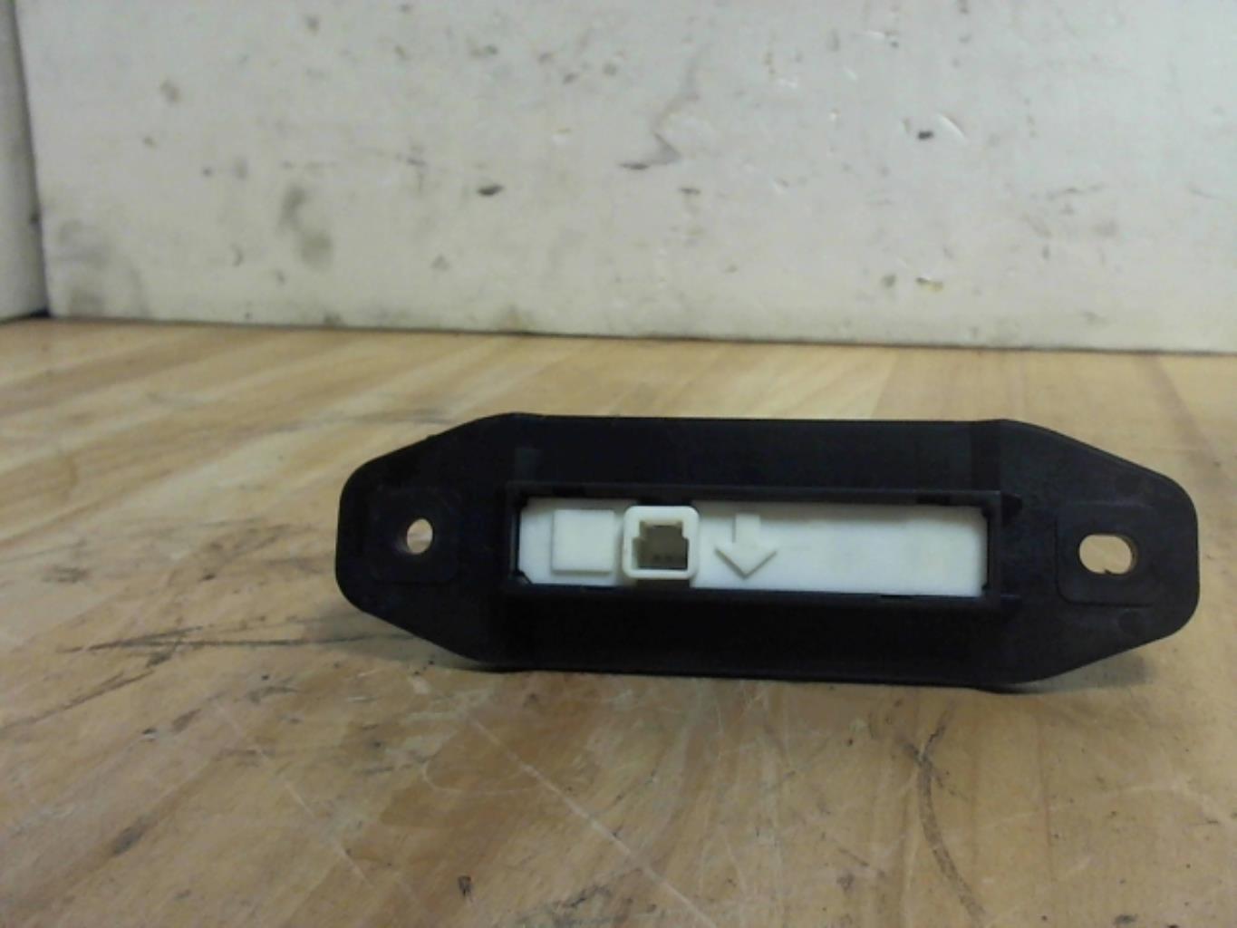 Bouton de coffre TOYOTA AURIS 2 PHASE 1 Essence/Hybride - 1