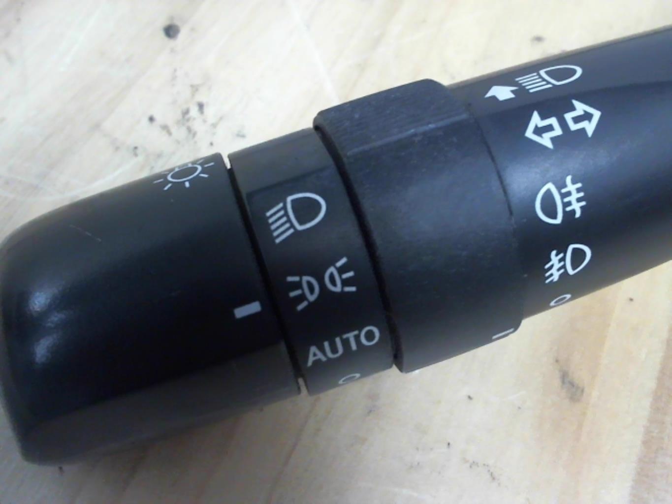 Commodo phare TOYOTA VERSO PHASE 2 Diesel - 1