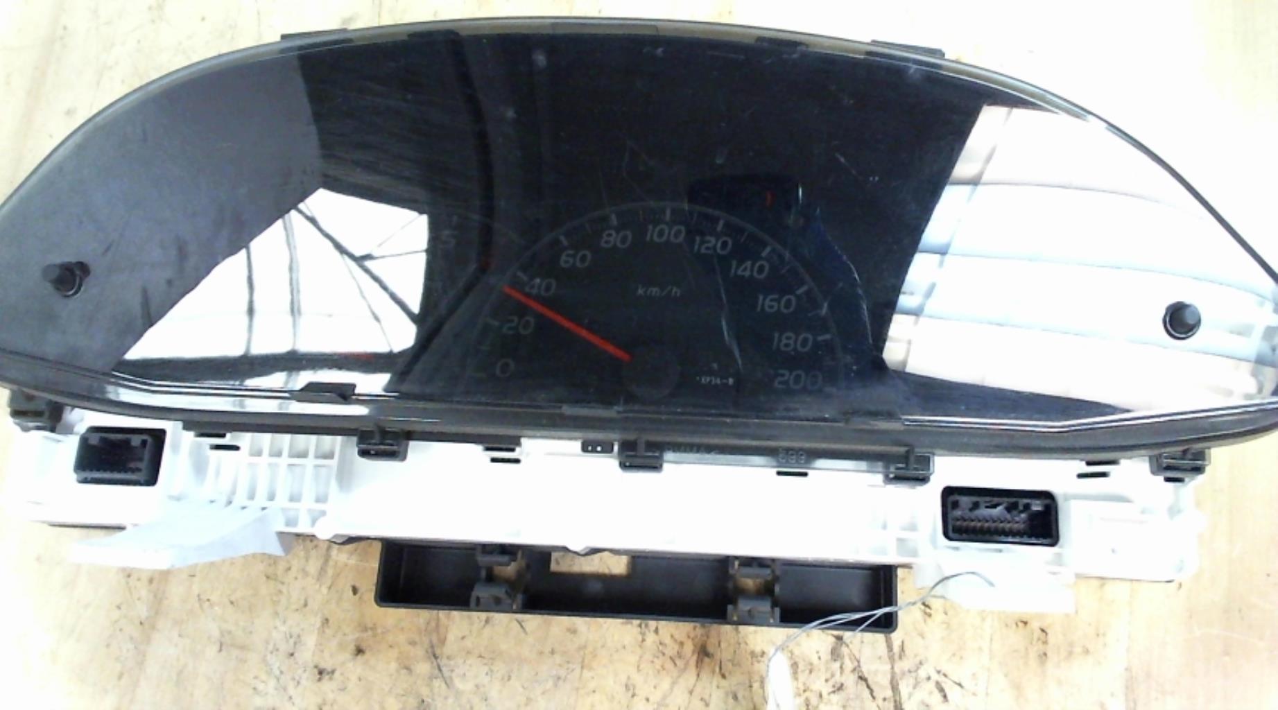 Compteur TOYOTA YARIS 2 PHASE 2 Diesel - 1