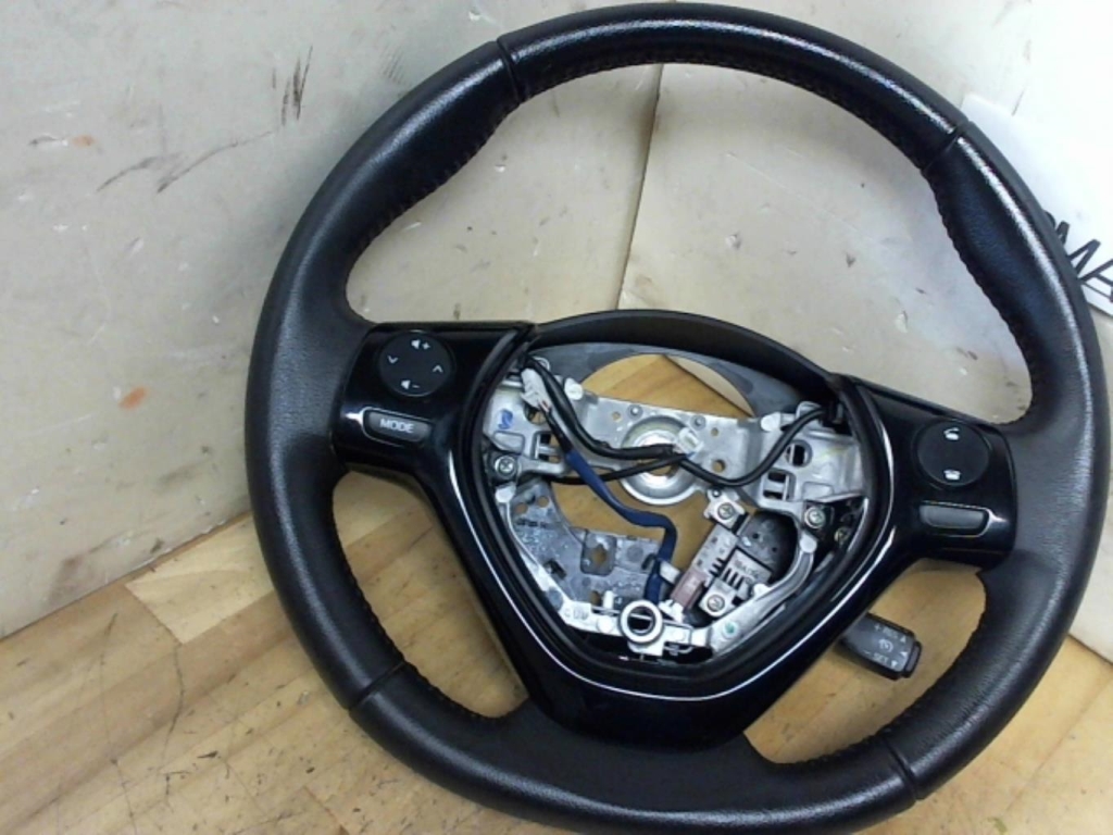 Volant TOYOTA AYGO 2 PHASE 1 Essence - 1