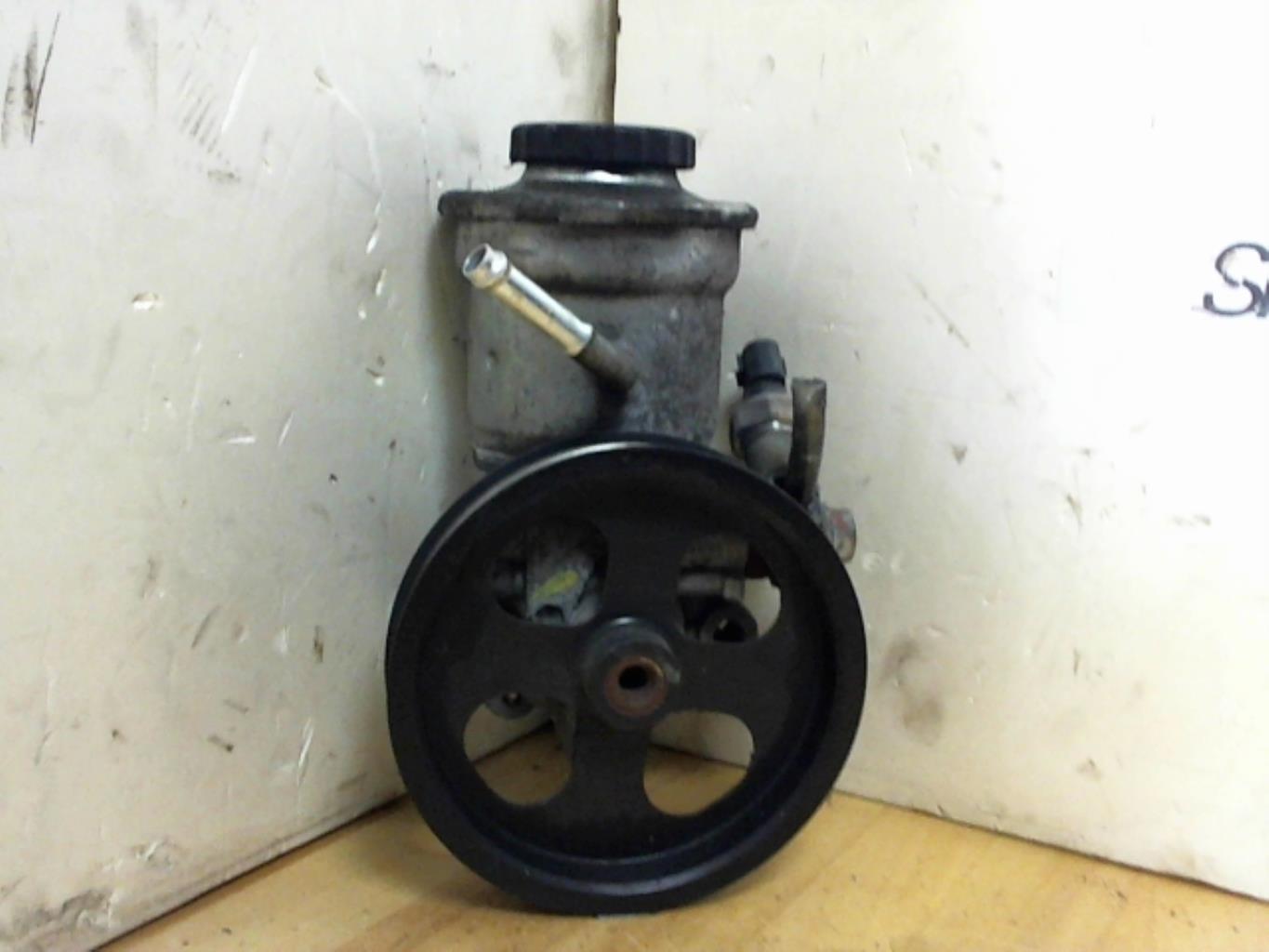 Pompe de direction TOYOTA COROLLA VERSO 2 PHASE 2 Diesel - 1