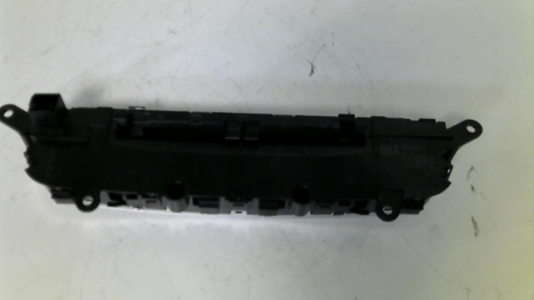 Commande autoradio MERCEDES CLASSE V VITO 447 PHASE 2 Diesel - 1