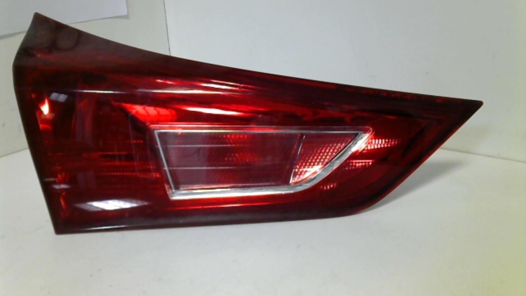 Feu arriere secondaire gauche (feux) TOYOTA AURIS 2 PHASE 1 Essence/Hybride - 1