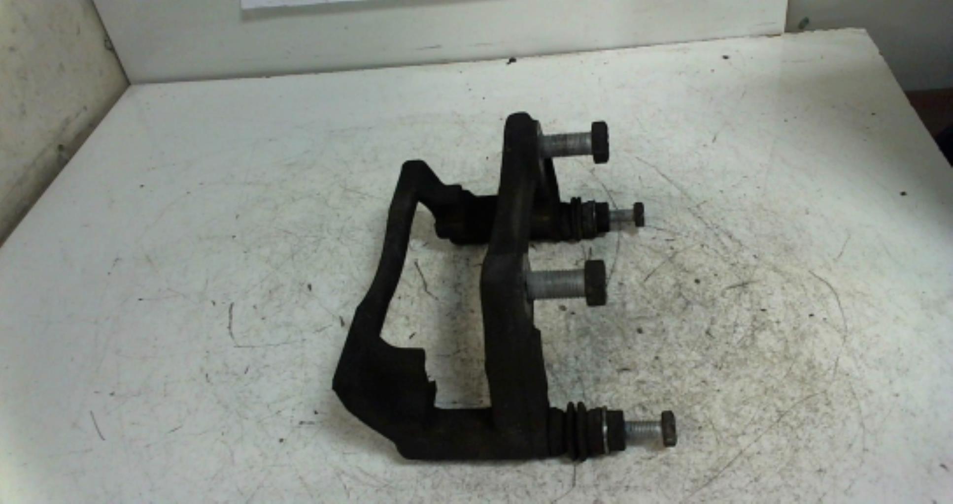 Support etrier frein (chape) avant droit RENAULT KANGOO 2 PHASE 1 Diesel - 1