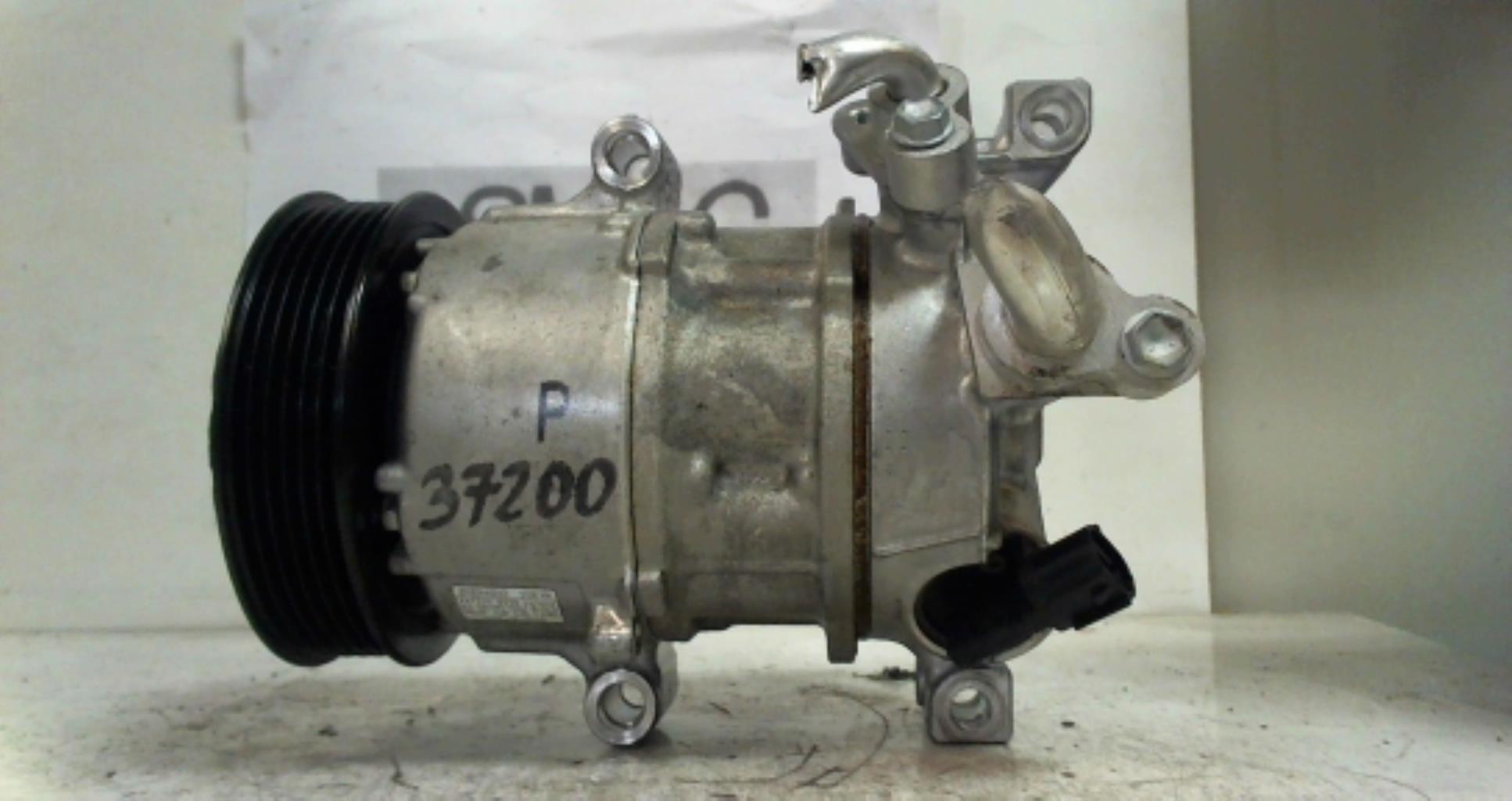 Compresseur clim TOYOTA YARIS 4 Essence - 1