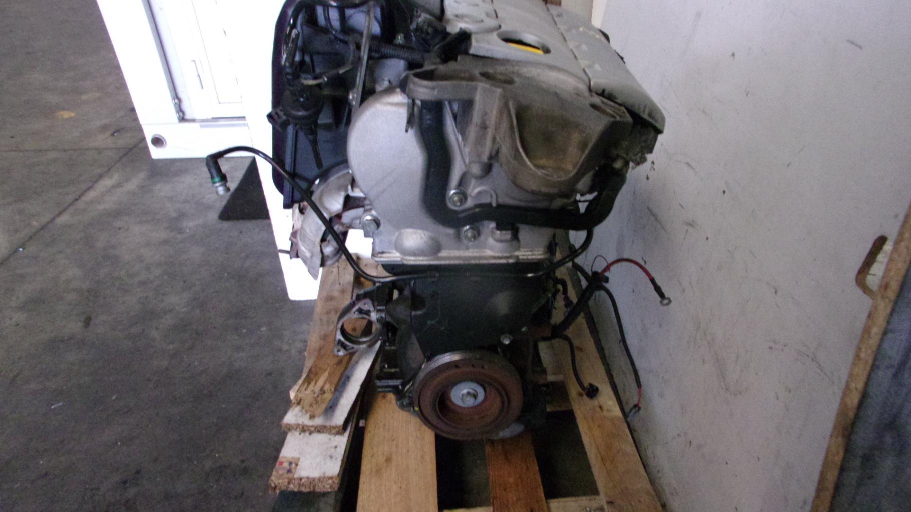 Moteur RENAULT LAGUNA 2 PHASE 1 Essence - 1