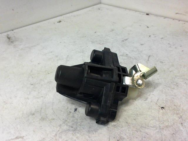 Bouton de coffre TOYOTA AYGO 2 PHASE 2 Essence - 1