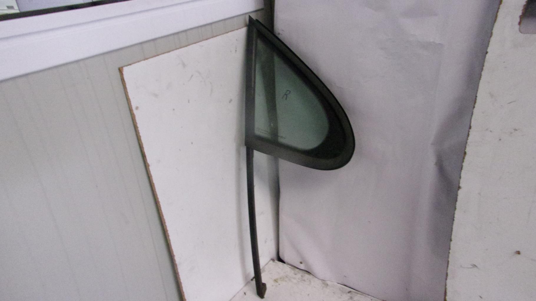 Custode avant droit (porte) PEUGEOT 207 PHASE 1 Essence - 1