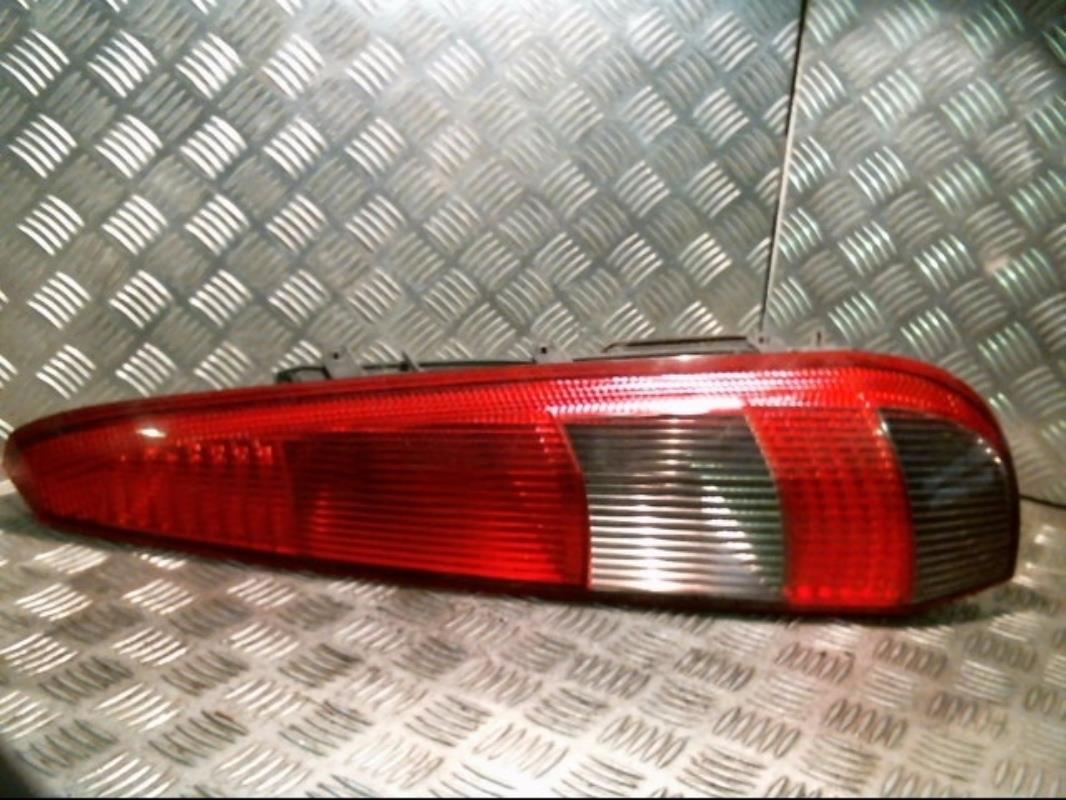 Fanale posteriore principale destro (luci) FORD FIESTA 5 PHASE 1 Gasolina - 1