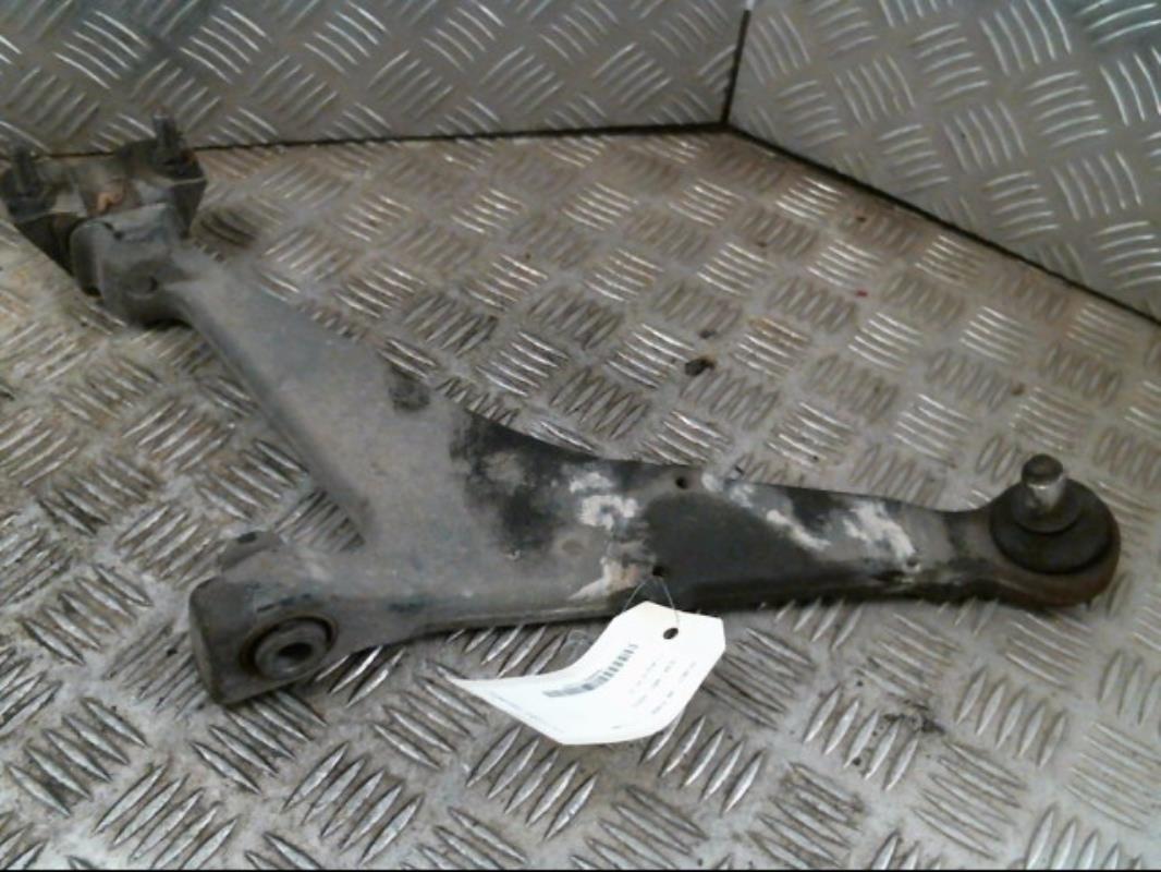 Triangolo anteriore sinistro PEUGEOT 106 PHASE 1 Diésel - 1
