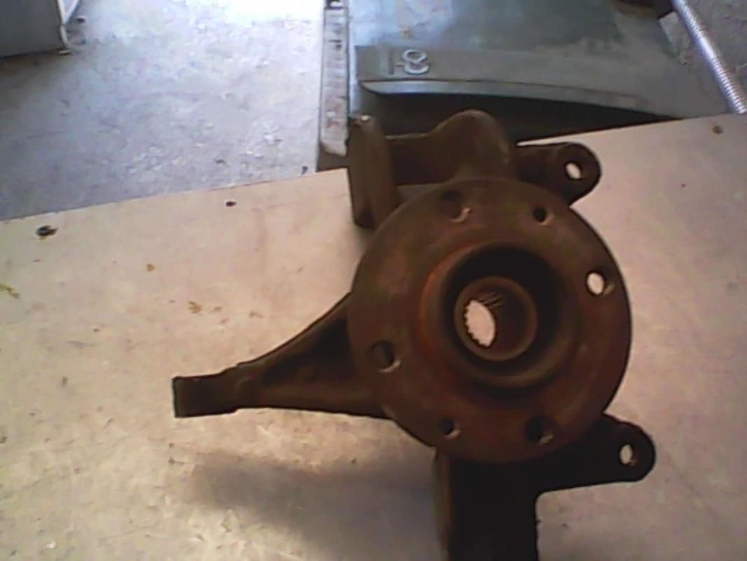Fusee avant droit RENAULT MEGANE 2 PHASE 1 Diesel - 1