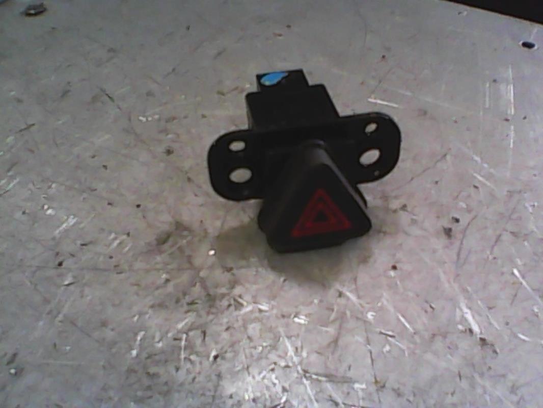 Bouton de warning CHEVROLET ORLANDO Diesel - 1