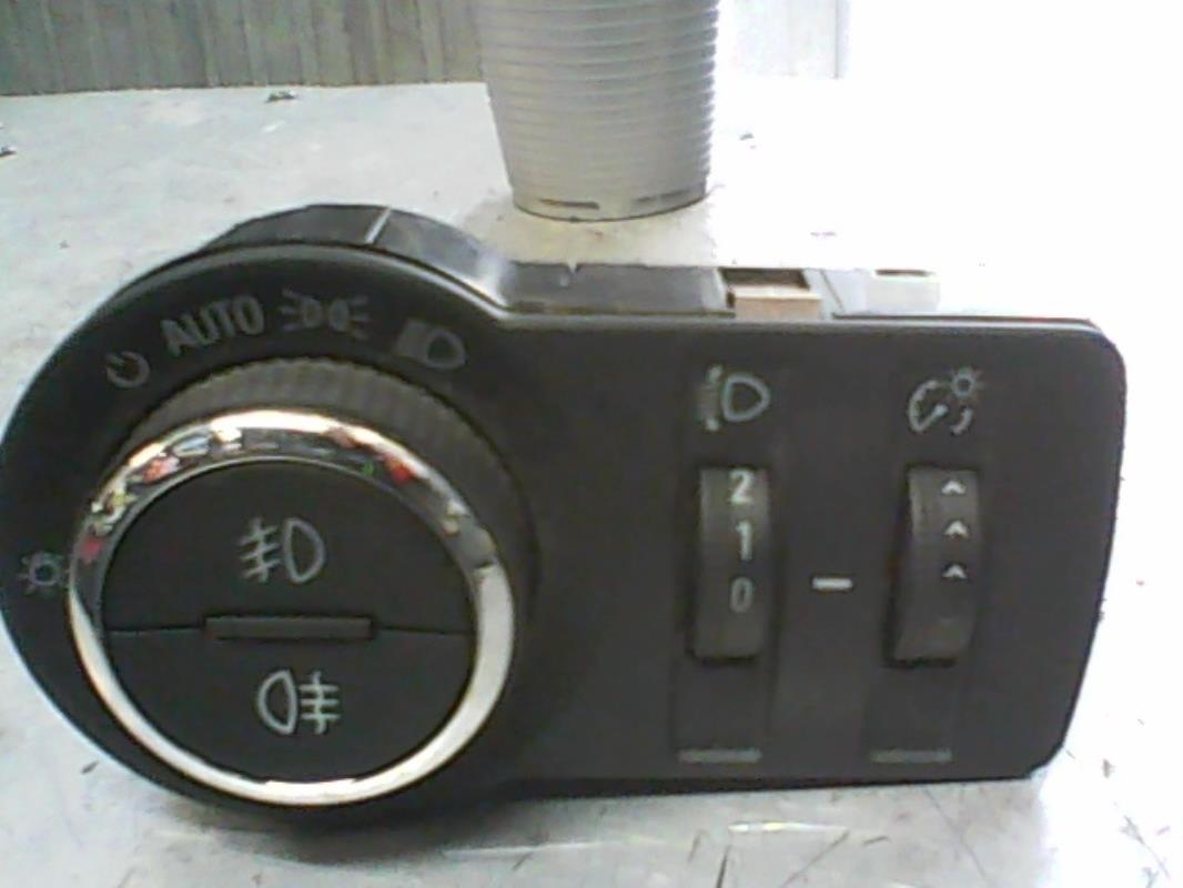 Commande de phare CHEVROLET ORLANDO Diesel - 1