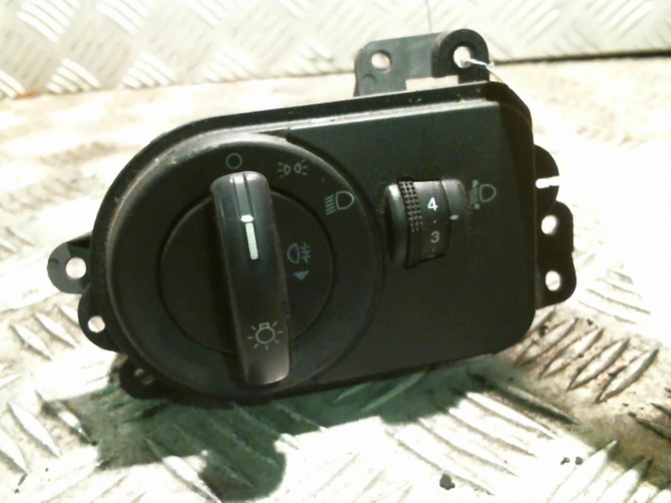 Commande de phare FORD FIESTA 5 PHASE 1 Diesel - 1