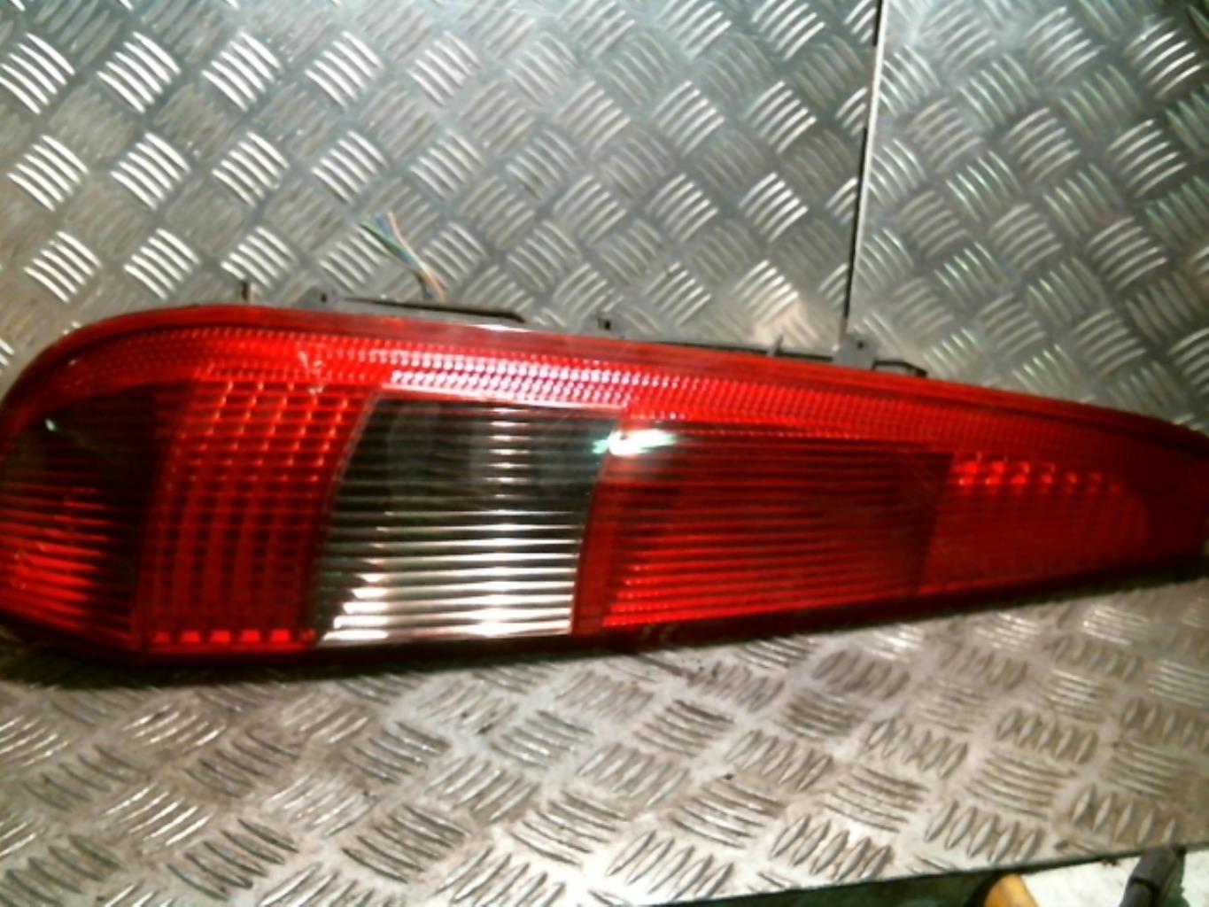 Fanale posteriore principale sinistro (luci) FORD FIESTA 5 PHASE 1 Diésel - 1