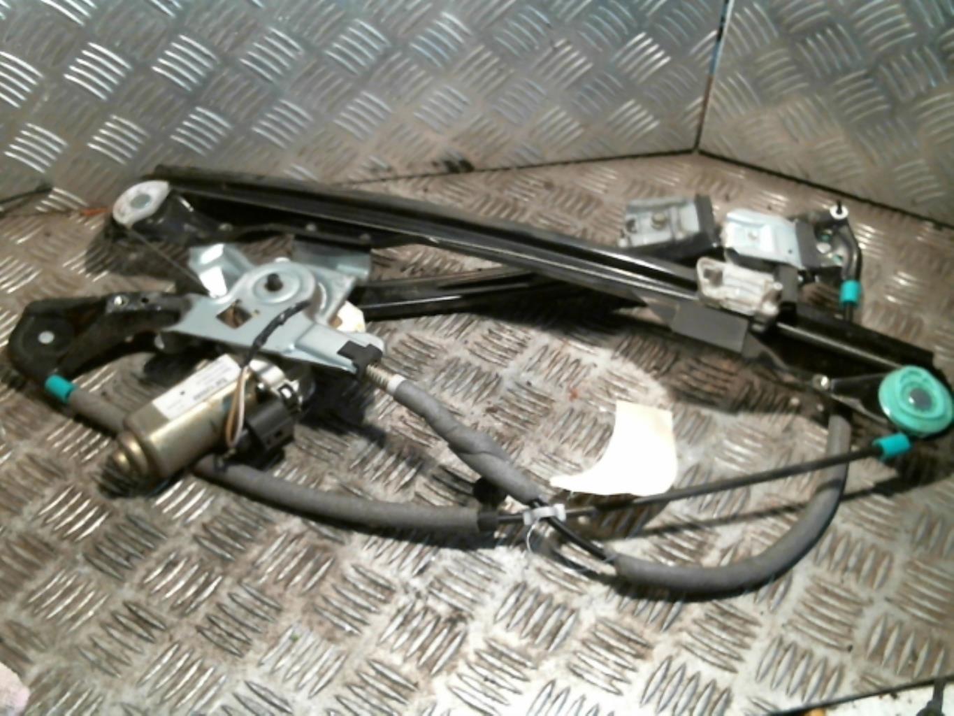 Alzacristalli elettrico anteriore sinistro FORD FOCUS 1 BREAK Diésel - 1