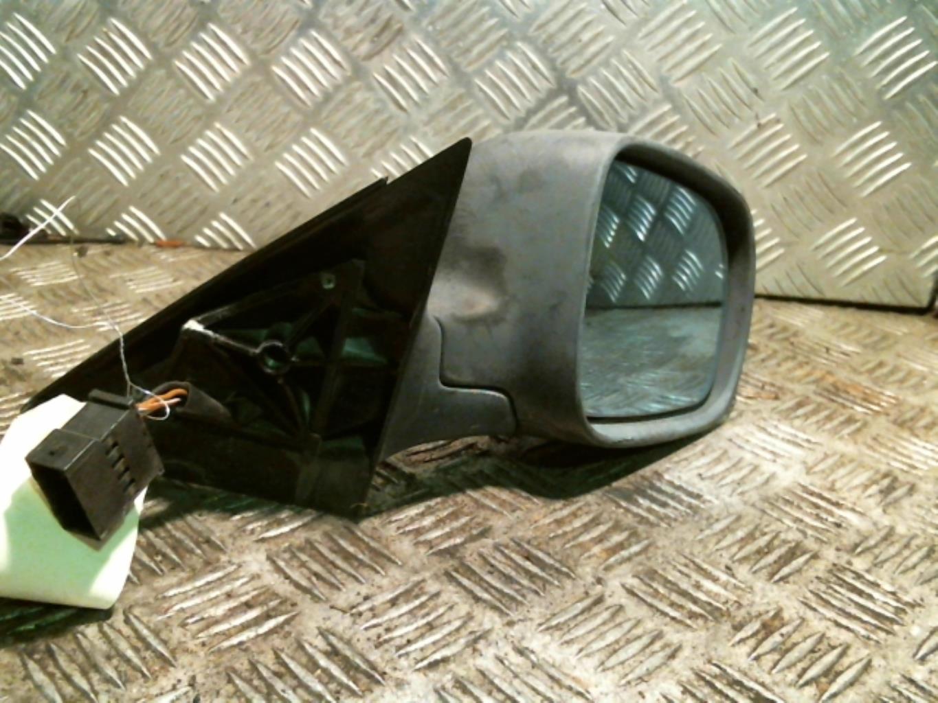 Retrovisor derecho AUDI A4 1 PHASE 1 Gasolina - 1