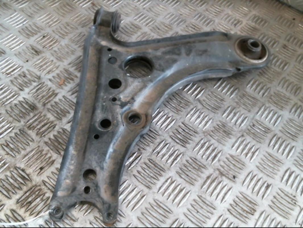 Triangolo anteriore sinistro VOLKSWAGEN POLO 3 PHASE 2 Diésel - 1