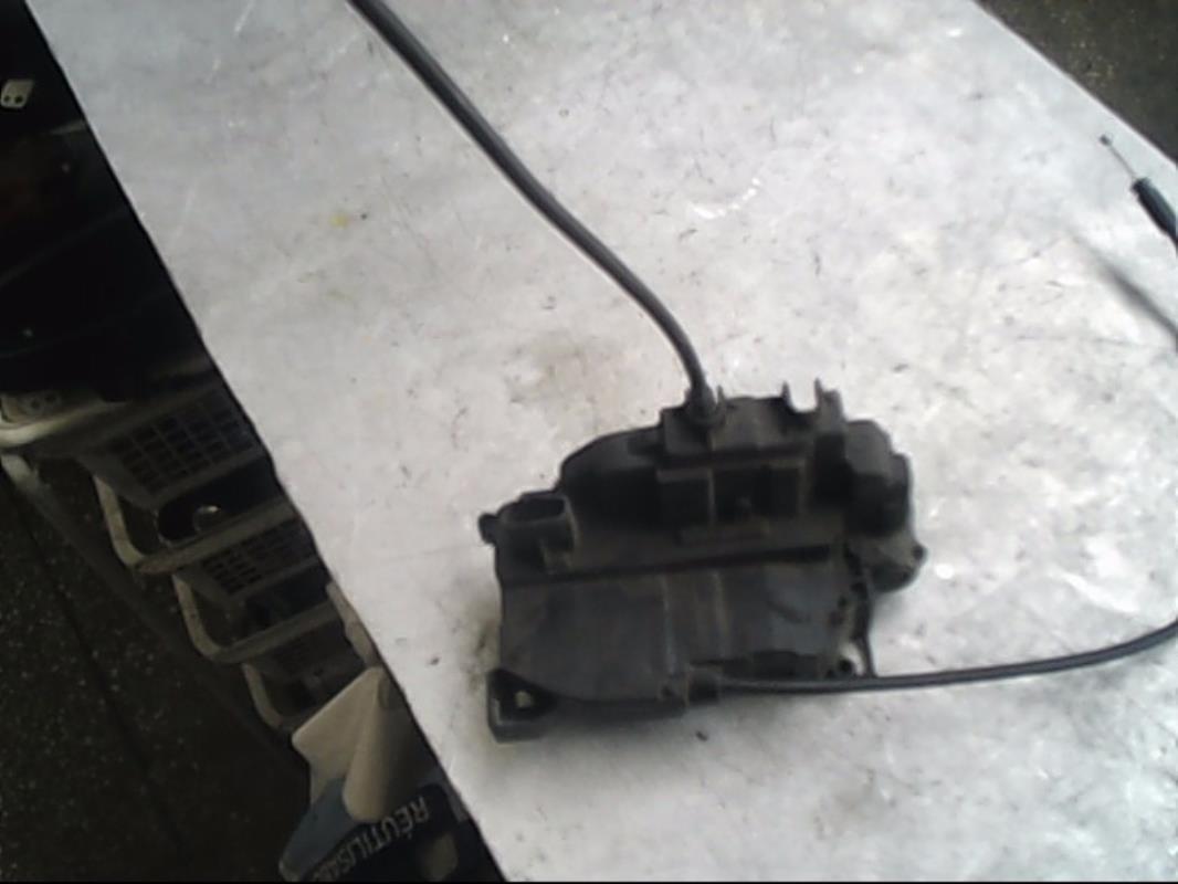 Chiusura centralizzata posteriore sinistra RENAULT CLIO 3 PHASE 1 Diésel - 1