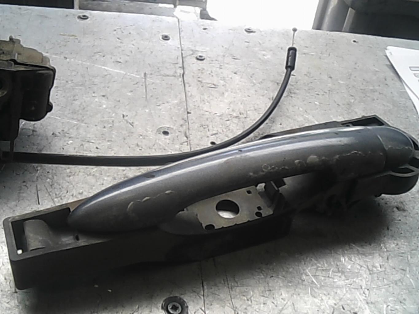 Maniglia portiera posteriore destra RENAULT CLIO 3 PHASE 1 Diésel - 1