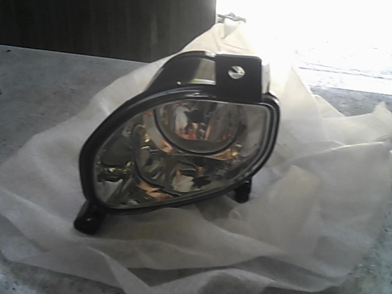 Fendinebbia sinistro (luce) TOYOTA AVENSIS 2  - 1