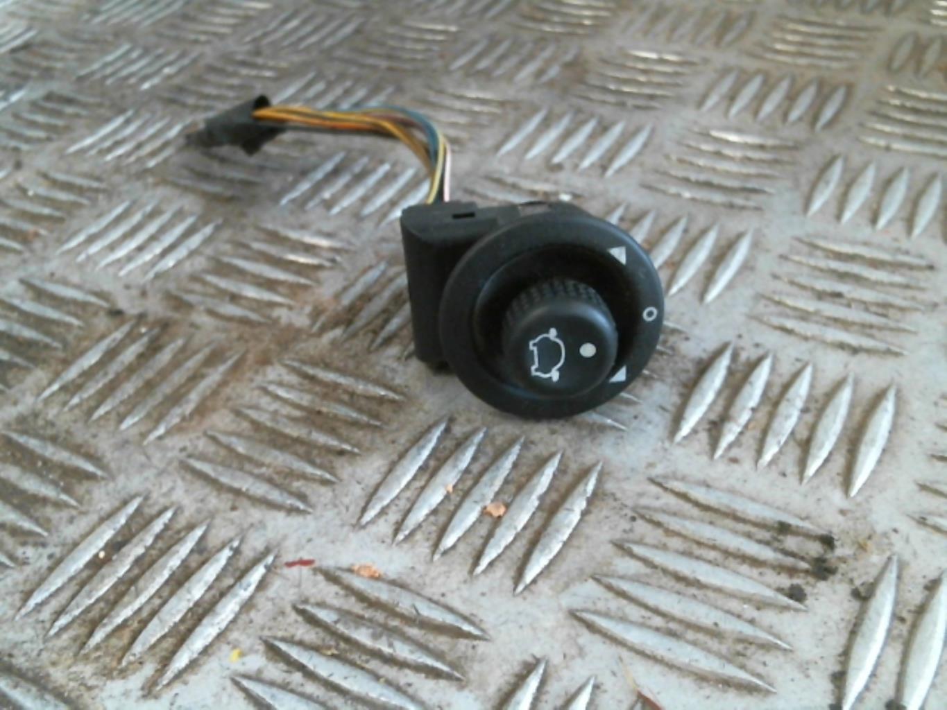 Commande retroviseurs FORD FOCUS 1 BREAK Diesel - 1
