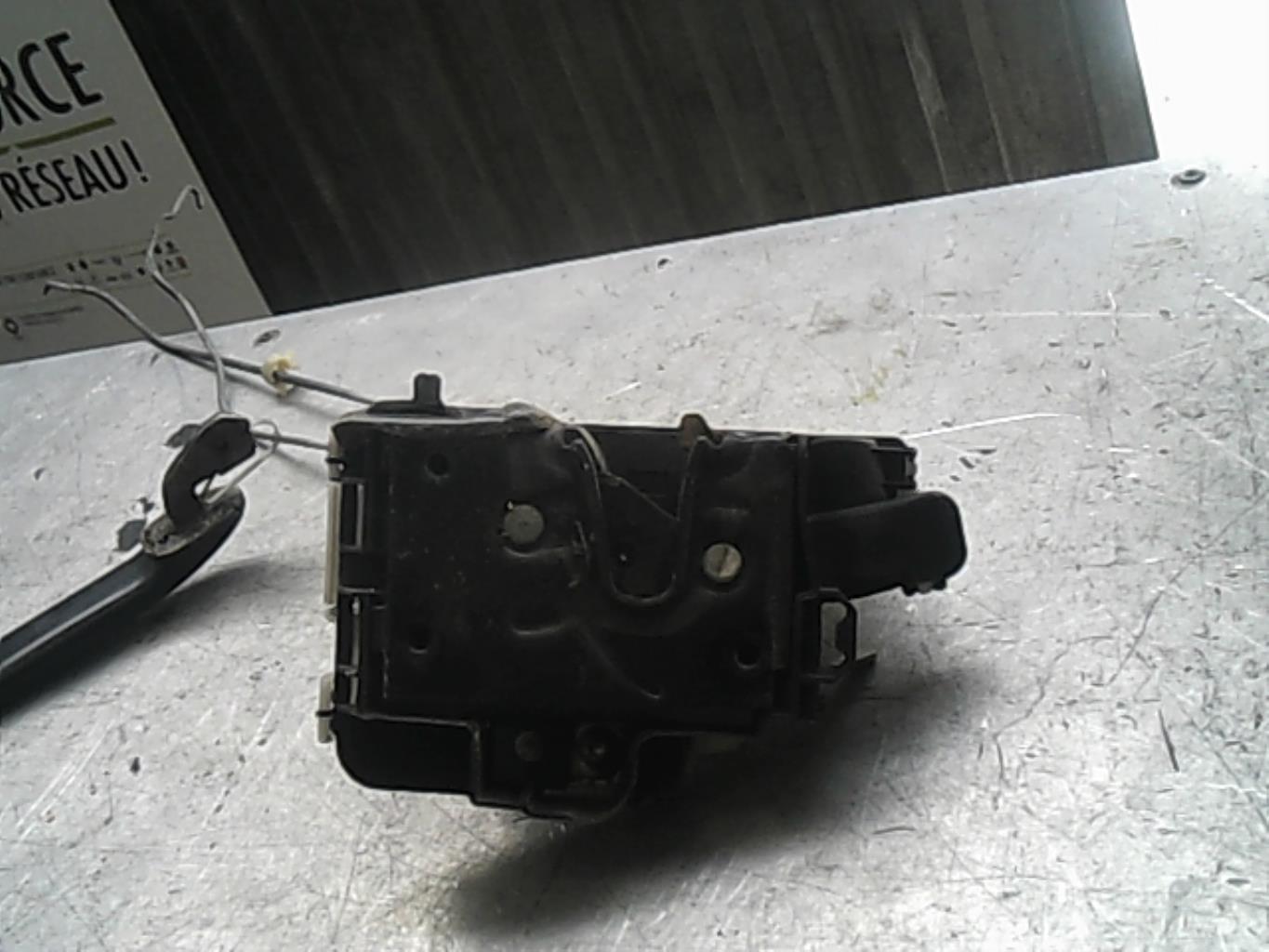 Chiusura centralizzata posteriore destra VOLKSWAGEN POLO 3 PHASE 2 Gasolina - 1