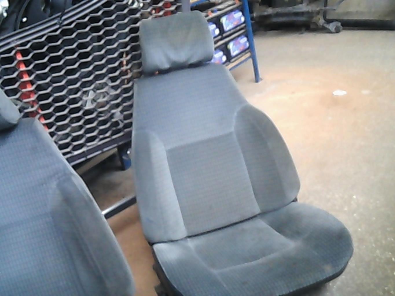 Siege avant droit RENAULT CLIO 1 PHASE 1 Essence - 1