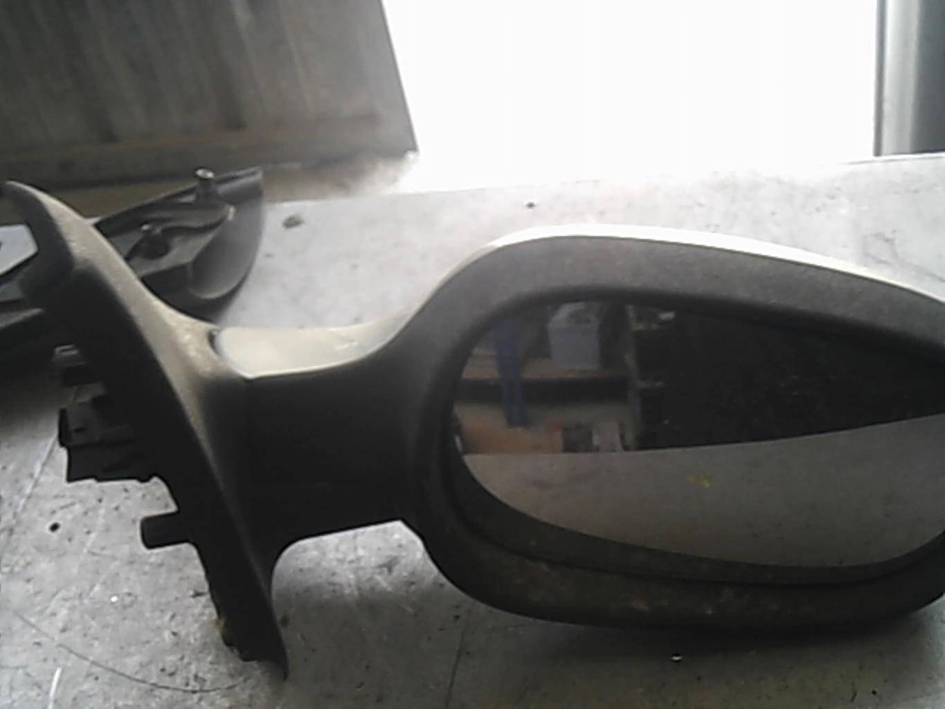 Retrovisor derecho RENAULT CLIO 2 PHASE 1 Gasolina - 1