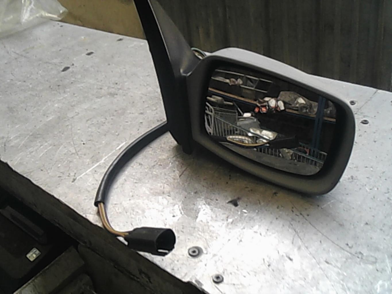 Retrovisor derecho FORD FIESTA 4  - 1